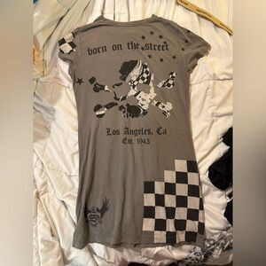 Ed Hardy SMET Gray Graphic Tee with Black and White Accents